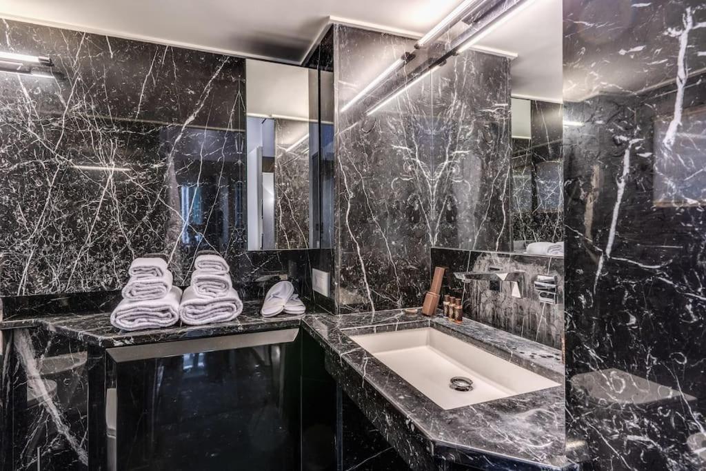 Апартаменты Domus Mondrian Luxury House Рим Экстерьер фото